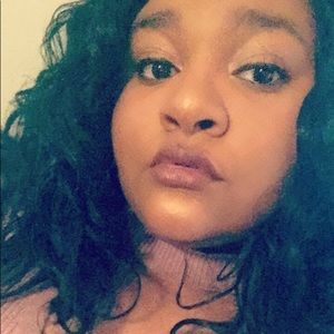 Meet your Posher, Genevieve